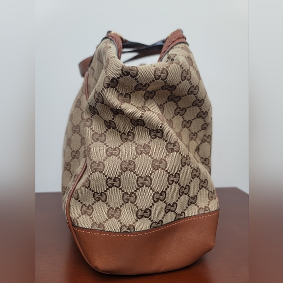 Gucci Beige and Brown Logo Shoulder Bag - Picture 6 of 17